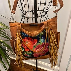 Nena & Co medium size fringe bag.